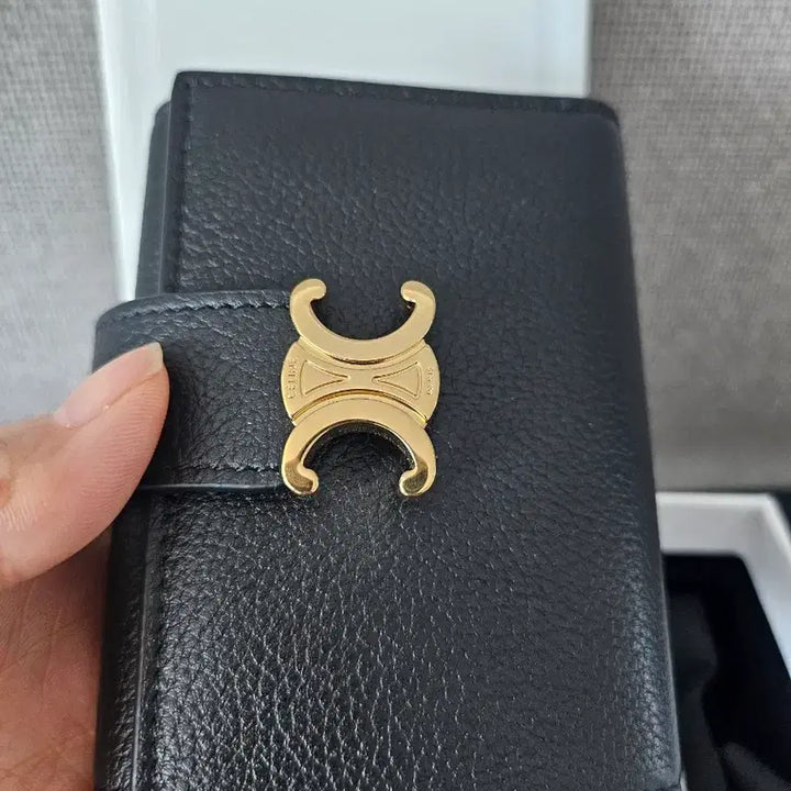 [BUNJANG] Celine Bifold Wallet / 셀린느 빅투아르 파인   반지갑
