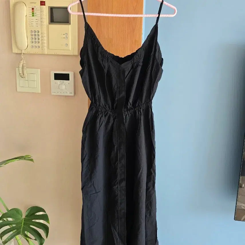 [BUNJANG] Black Linen Blend Sleeveless Maxi Dress with Front and Side Slits (One Size, New) / 바스락 블랙 롱 나시 앞트임 옆트임 원피스 55~66 새상품