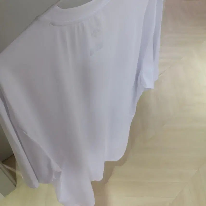 [BUNJANG] Descente White Short Sleeve T-Shirt Size 110 / DESCENTE  데상트 흰색 반팔 티셔츠  110