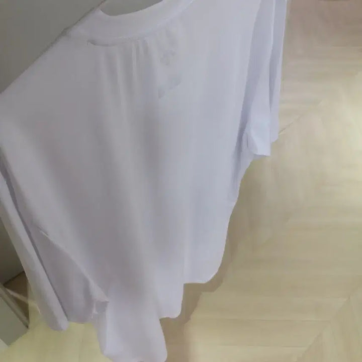 [BUNJANG] Descente White Short Sleeve T-Shirt Size 110 / DESCENTE  데상트 흰색 반팔 티셔츠  110