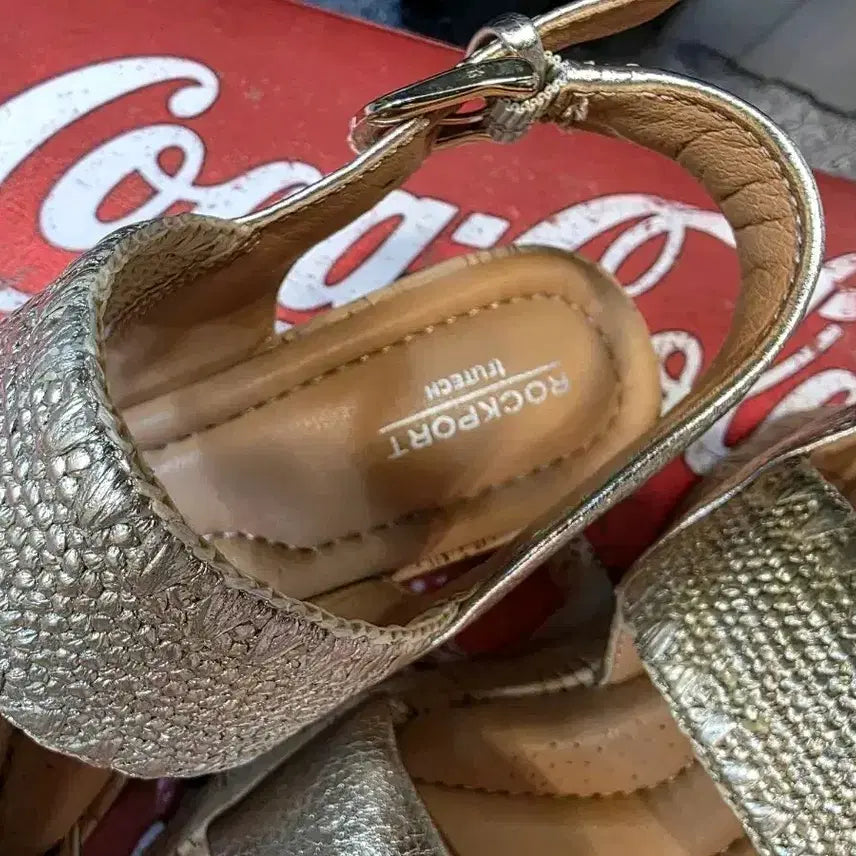 [BUNJANG] Rockport Gold Sandals (23.5cm) / 락포트 골드 샌들235