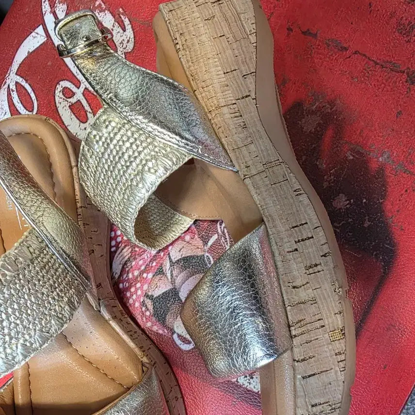 [BUNJANG] Rockport Gold Sandals (23.5cm) / 락포트 골드 샌들235