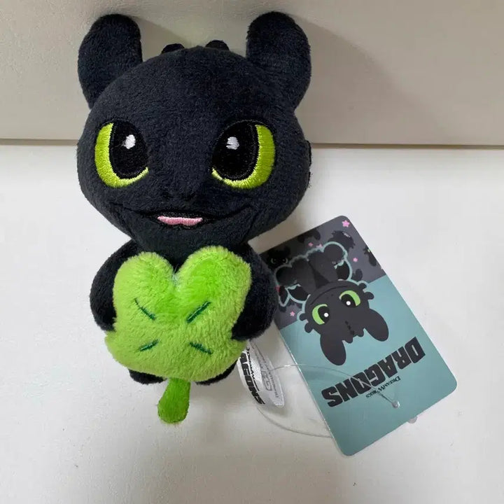 [BUNJANG] How to Train Your Dragon Toothless Plush Toy with Clover Keyring / 드래곤 길들이기 투슬리스 인형 새상품 택 O 키링 클로버