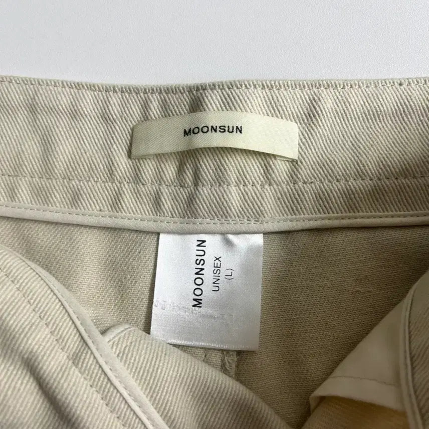 [BUNJANG] Moonseon Bermuda 3-Pocket Shorts Ivory L / 문선 버뮤다 3포켓 쇼츠 반바지 아이보리 L