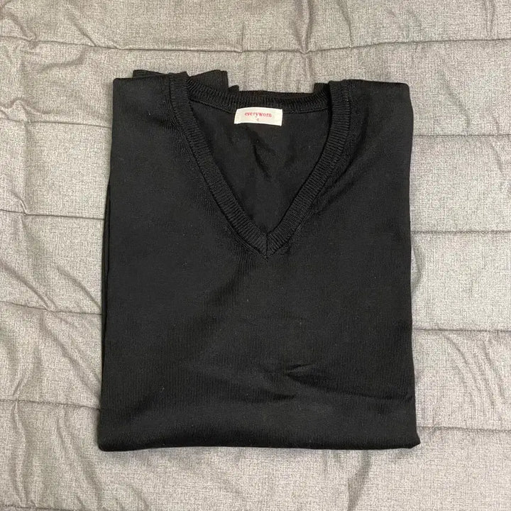 [BUNJANG] Everyworn Soft Cotton V-Neck Knit Black Size 4 / [4] 에브리원 소프트 코튼 브이넥 니트 블랙