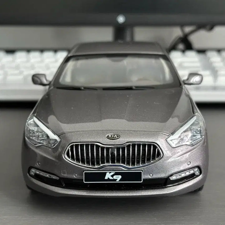 [BUNJANG] 1:8 Scale Kia K9 Grey Diecast Model Car / 1:8 미니크래프트 기아 k9 그레이 다이캐스트 모형자동차 판매