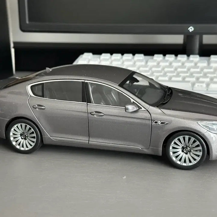 [BUNJANG] 1:8 Scale Kia K9 Grey Diecast Model Car / 1:8 미니크래프트 기아 k9 그레이 다이캐스트 모형자동차 판매