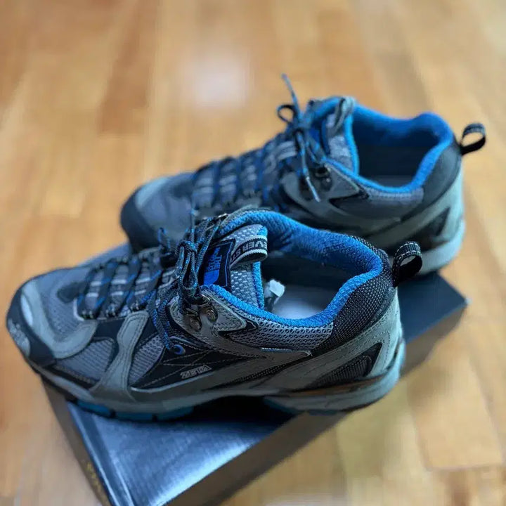 [BUNJANG] The North Face Zeta Trekking Shoes Grey/Blue / 노스페이스 Zeta 회색/블루 트레킹화