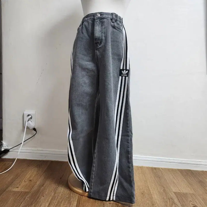 [BUNJANG] Adidas Flame Black Denim Pants S Vintage Custom / 불꽃 아디다스 흑청 데님 팬츠 S 빈티지커스텀