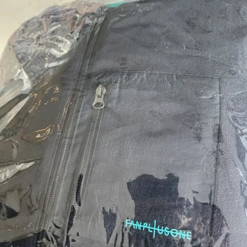 [BUNJANG] G-Dragon Fanmeeting Reversible Jumper Black Mint Jacket (Sealed) / 미개봉새상품 지드래곤 팸미팅 리버시블 점퍼 블랙 민트 자켓 팬플러스원