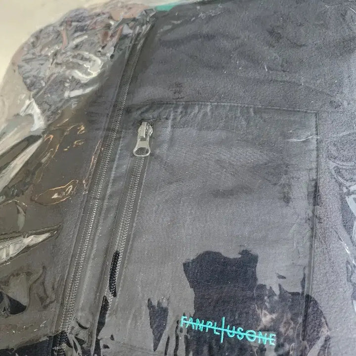 [BUNJANG] G-Dragon Fanmeeting Reversible Jumper Black Mint Jacket (Sealed) / 미개봉새상품 지드래곤 팸미팅 리버시블 점퍼 블랙 민트 자켓 팬플러스원