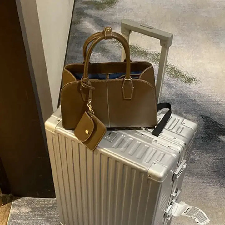 [BUNJANG] Yyeon Hene Medium Shoulder Bag Taupe Mocha / yyeon 헨느백 미디움 토프모카