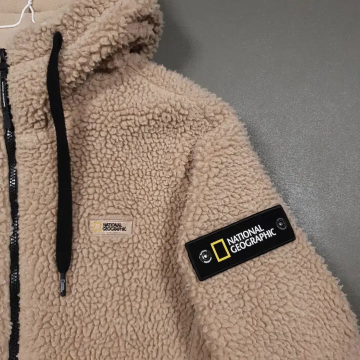 [BUNJANG] National Geographic Wappen Costoni Fleece Hooded Zip-Up Jacket / M (95) 내셔널지오그래픽 와펜 코스토니 플리스 양털 뽀글이 후드집업