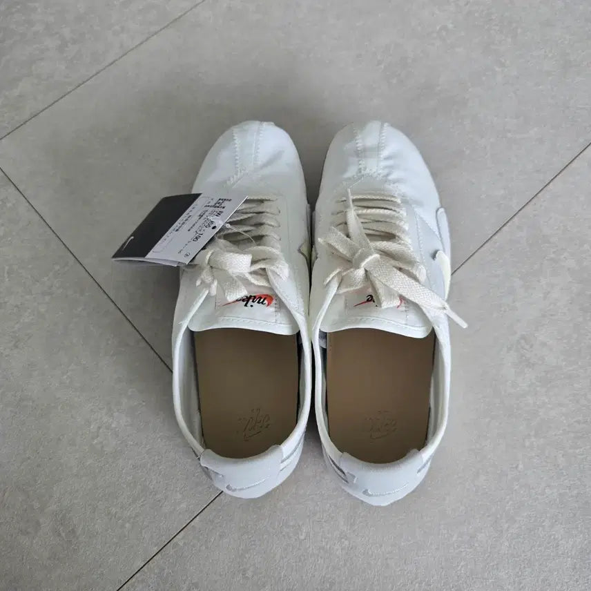 [BUNJANG] Emmi x MoonShoe Collaboration White Sneakers (235mm) / (새상품) emmi 문슈 235사이즈