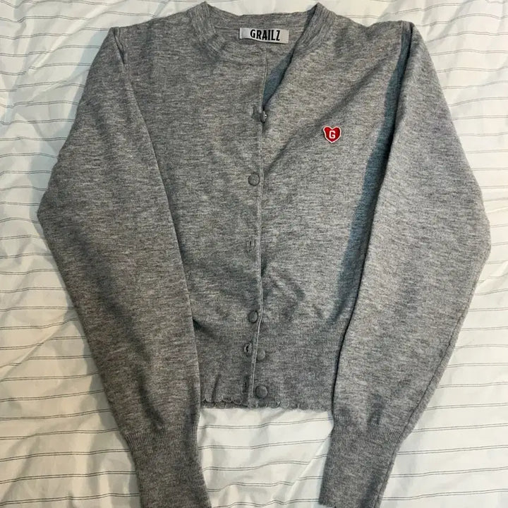 [BUNJANG] GRAILZ Grey Embroidered Logo Cardigan / GRAILZ 그레일즈 회색 가디건