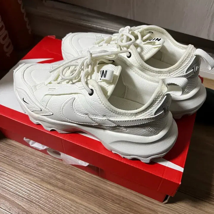 [BUNJANG] Nike TC7900 Summit White Sneakers / 나이키 TC7900 써밋화이트