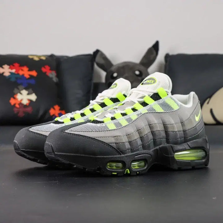 [BUNJANG] Nike Air Max 95 Neon OG "30th Anniversary" Running Shoes / 나이키 에어맥스95 형광 OG 그레이 에어 쿠션 런닝화