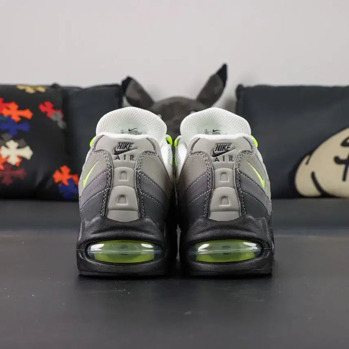[BUNJANG] Nike Air Max 95 Neon OG "30th Anniversary" Running Shoes / 나이키 에어맥스95 형광 OG 그레이 에어 쿠션 런닝화