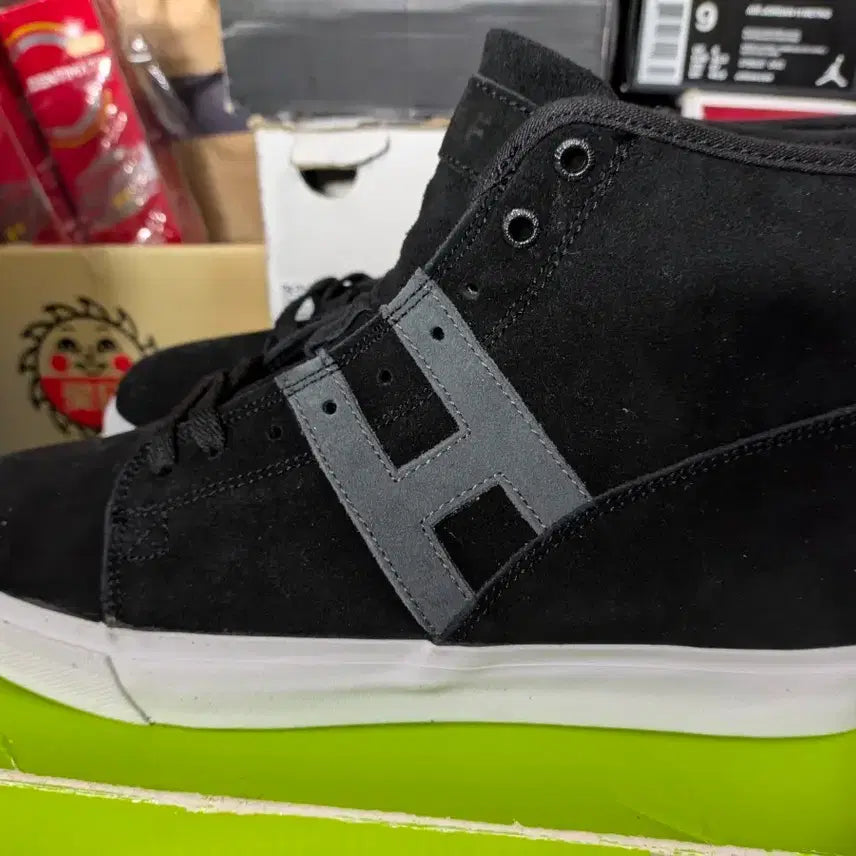 [BUNJANG] HUF HUPPER High-Top Sneakers (Black/Gray, Size 265) / 265 허프 허퍼 하이탑 슈즈 블랙 그레이 HUF HUPPER