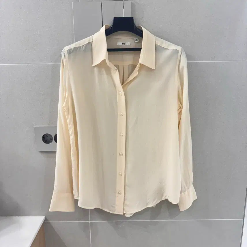 [BUNJANG] Uniqlo 100% Silk Blouse Shirt - Size S / 유니클로 실크100 셔츠 블라우스