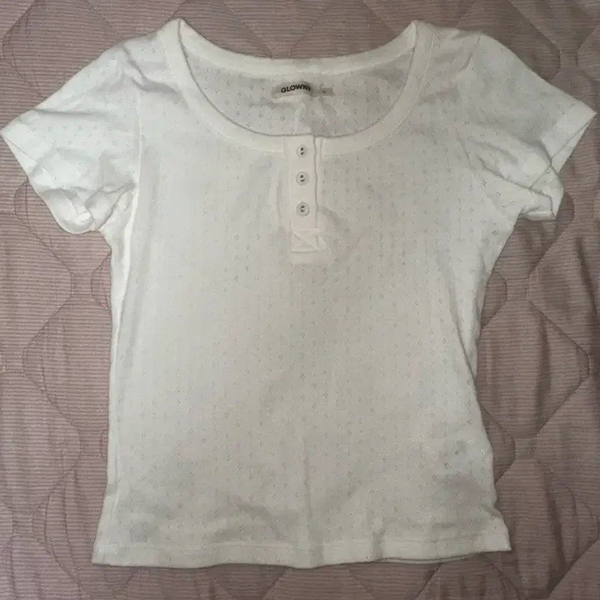 [BUNJANG] GLOWNY Province Eyelet Button Tee - Size S / S)글로니 아일렛 버튼티 PROVINCE EYELET BUTTON TEE