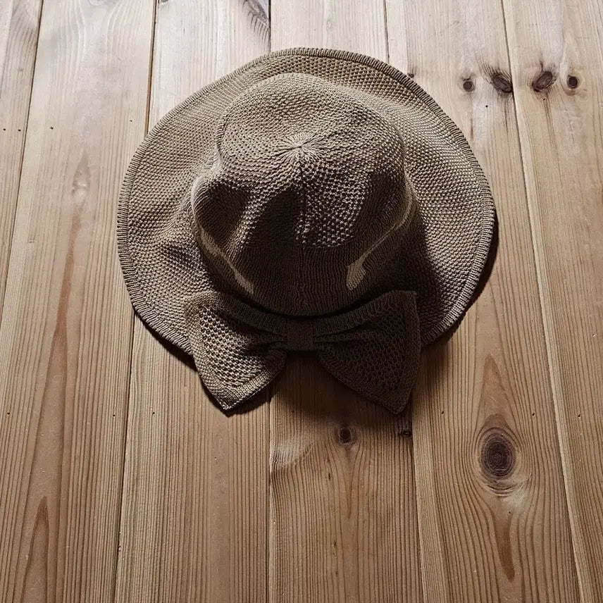 [BUNJANG] Beige Wide Brim Bucket Hat with English Lettering / 버킷햇 베이지