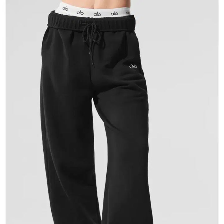 [BUNJANG] Alo Black Straight Training Pants / alo 블랙 스트레이트 트레이닝 팬츠 - S