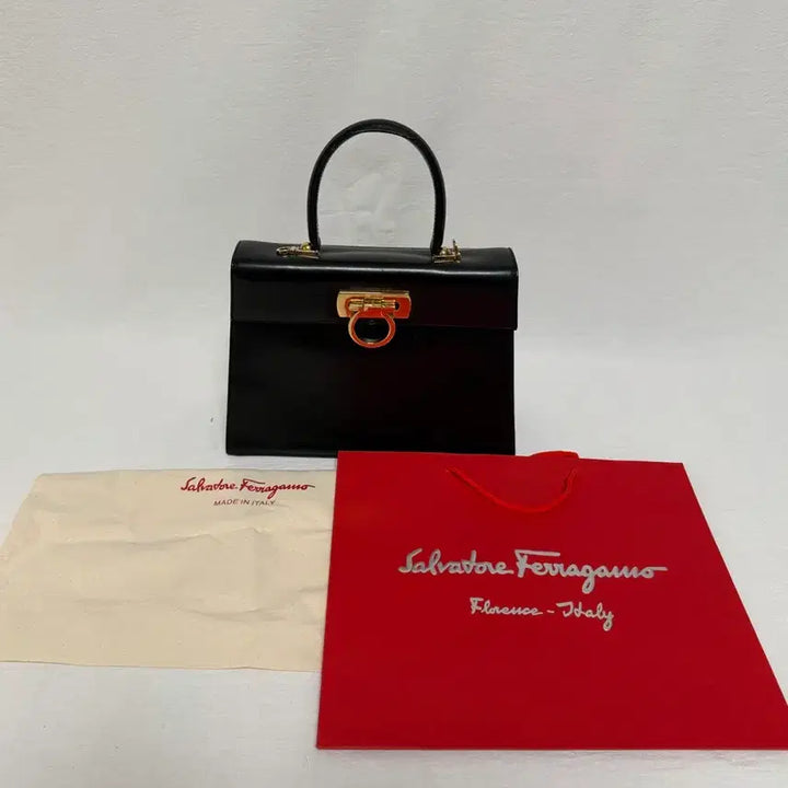 [BUNJANG] Ferragamo Original Black Medium Top Handle Tote Bag / 정품 페라가모 탑핸들백 블랙 미디움 핸드백 차장원백 토트백