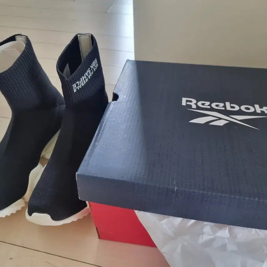 [BUNJANG] Reebok Socks Runner Black / 리복 삭스 러너 블랙 235