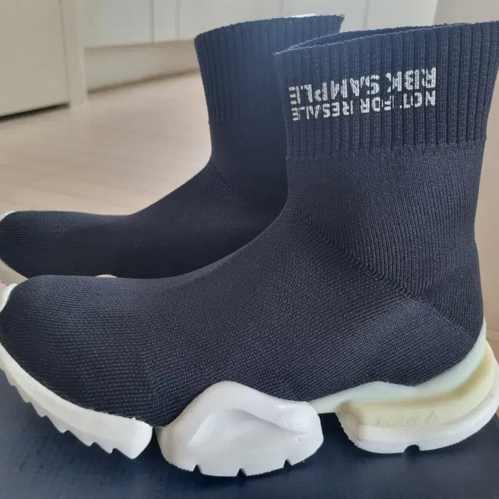 [BUNJANG] Reebok Socks Runner Black / 리복 삭스 러너 블랙 235
