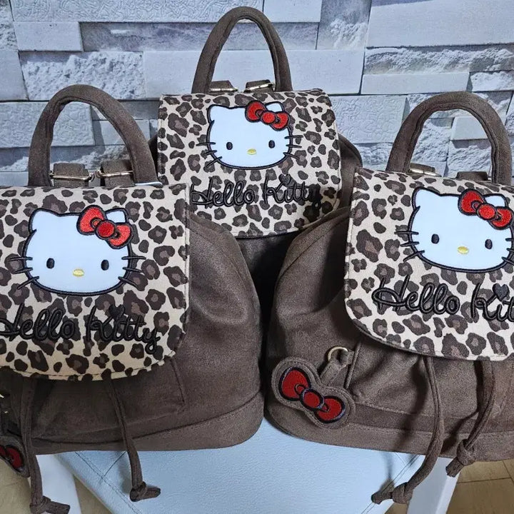 [BUNJANG] Sanrio Hello Kitty Leopard Suede Backpack / 산리오 키티 레오파드 백팩 브라운 스웨이드 호피백팩 새상품