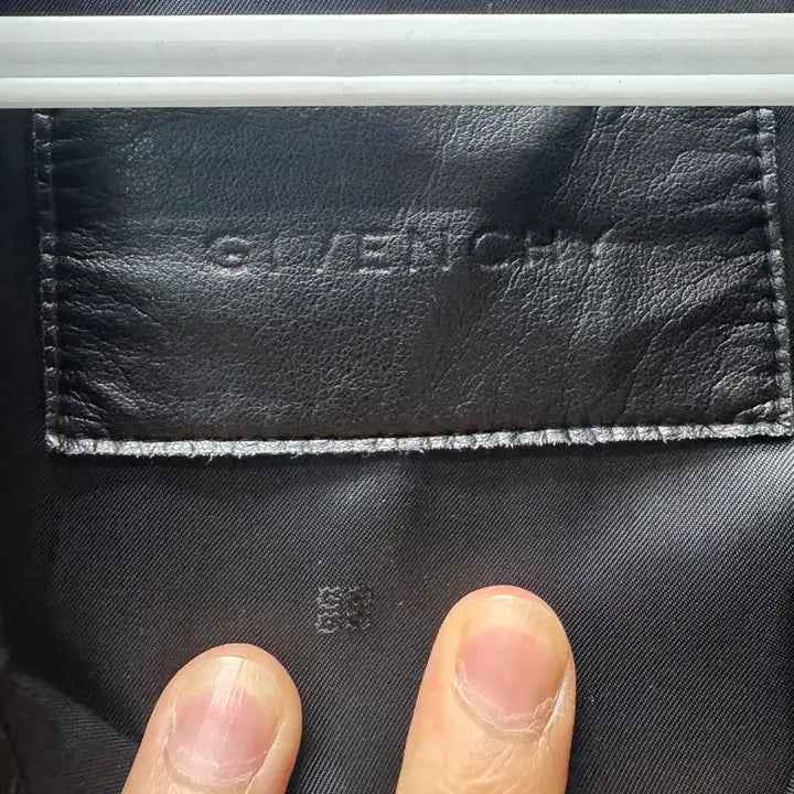 [BUNJANG] Givenchy Coat Size 100 Damaged / 지방시 코트 100 데미지