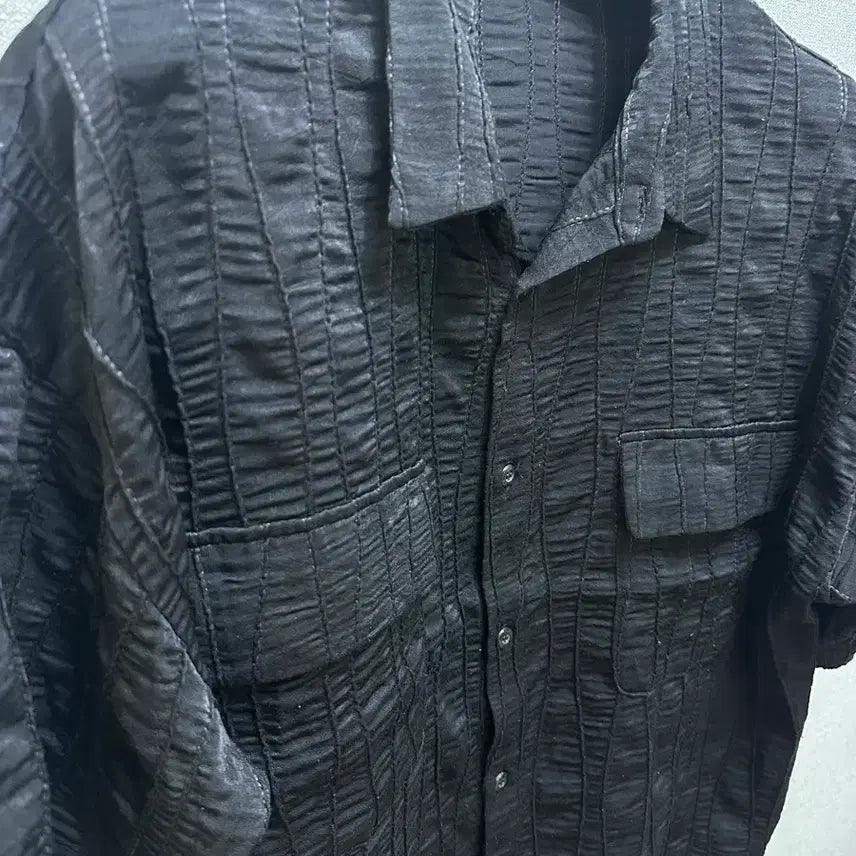 [BUNJANG] Textured Jacquard Half Sleeve Shirt - Black / 텍스처 자카드 하프 반팔 셔츠 블랙