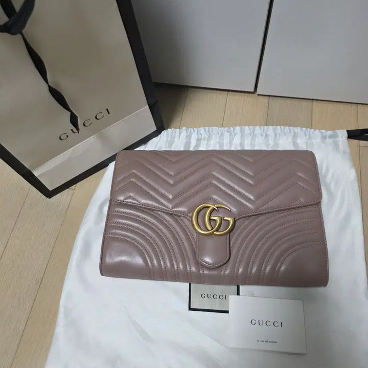 [BUNJANG] Gucci GG Marmont Matelassé Flap Clutch / 구찌 정품 GG 마몽 마틀라세 플랩 클러치