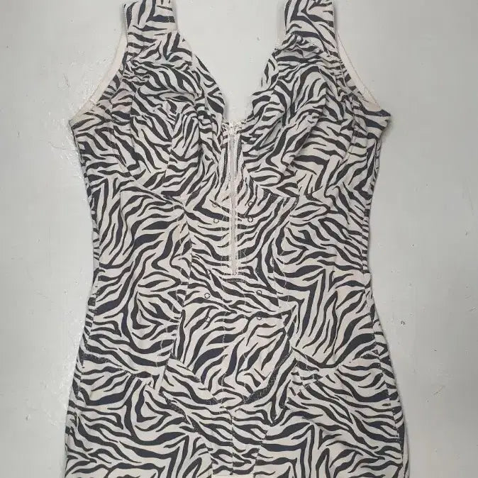 [BUNJANG] Ettim by Park Myung-bok Zebra Pattern Bodysuit 110LB / Ettim by 박명복 지브라 패턴 바디수트 110LB