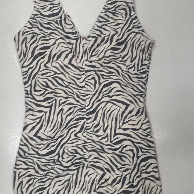 [BUNJANG] Ettim by Park Myung-bok Zebra Pattern Bodysuit 110LB / Ettim by 박명복 지브라 패턴 바디수트 110LB