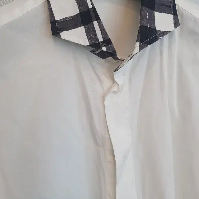 [BUNJANG] Bottega Veneta Ivory Shirt / 보테가베네타  셔츠 39 15 1/2상태깨끗하고양호아이보리색상850
