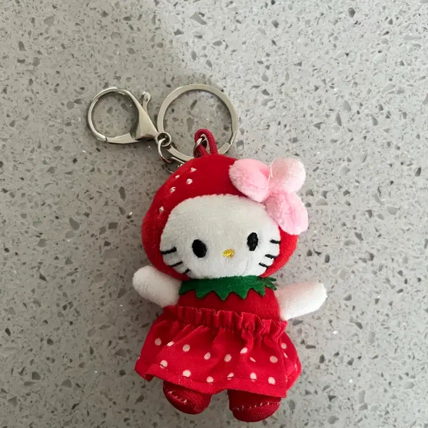 [BUNJANG] Hello Kitty Strawberry Plush Keychain / 헬로키티 딸기 인형 키링
