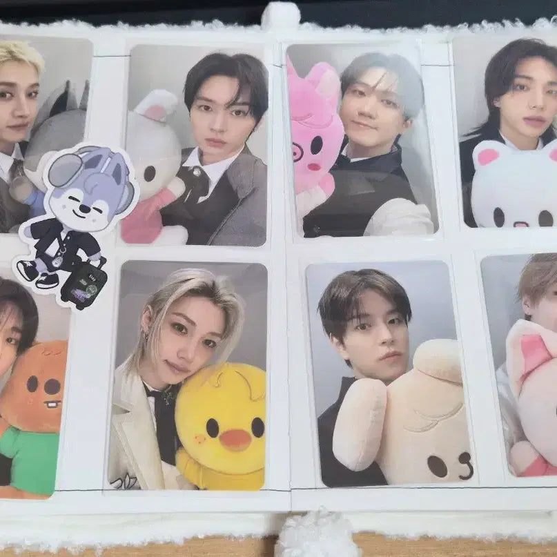 [BUNJANG] Stray Kids Popup Store OT8 Photocard Set + Wolfchan Sticker / 스키즈 팝업 구매특전 포카 OT8 1세트(+ 울프찬 스티커) 양도