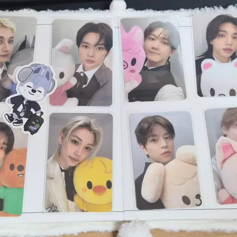 [BUNJANG] Stray Kids Popup Store OT8 Photocard Set + Wolfchan Sticker / 스키즈 팝업 구매특전 포카 OT8 1세트(+ 울프찬 스티커) 양도