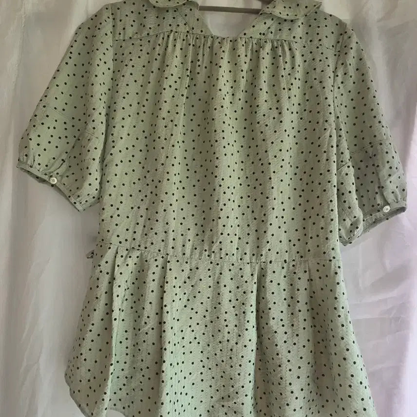 [SOLD OUT] (올리브 데 올리브 정품)도트 프릴 랩 블라우스 민트