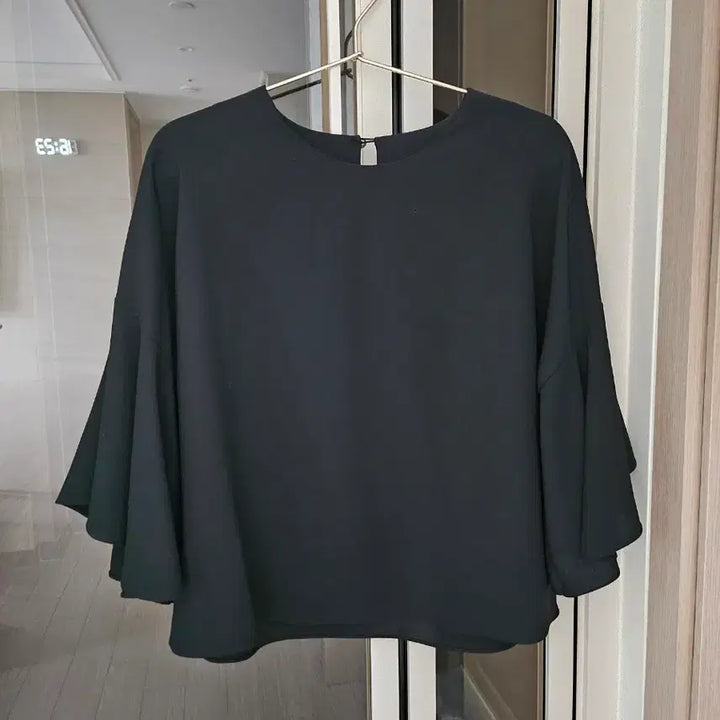 [BUNJANG] Black Blouse / 블랙 블라우스