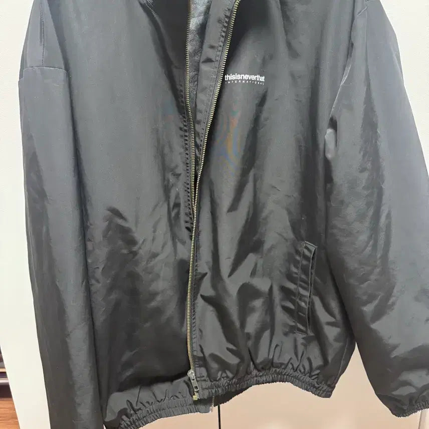 [BUNJANG] thisisneverthat Black Training Jacket / 디스이즈네버댓 블랙 트레이닝 자켓