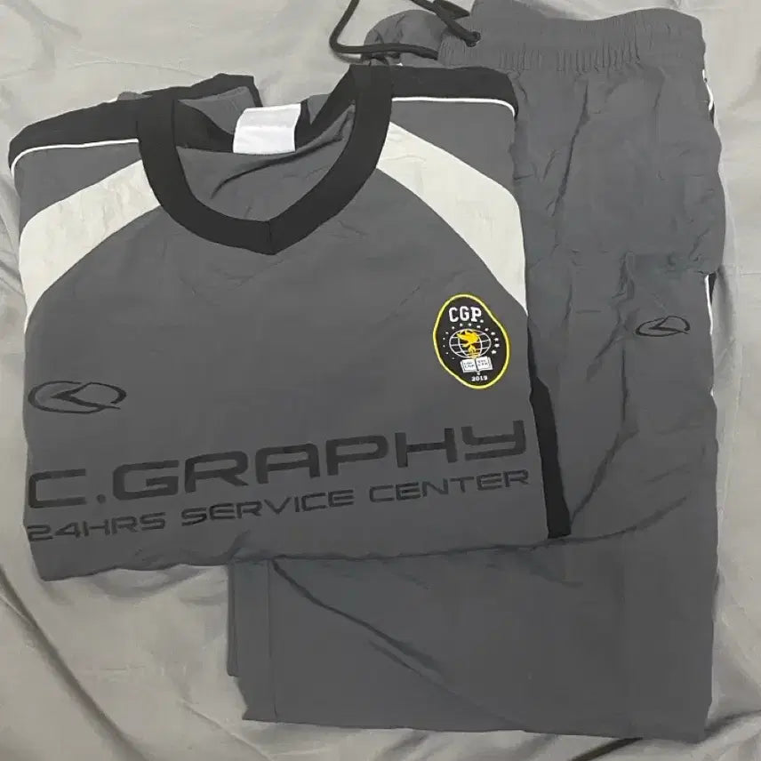 [BUNJANG] CODEGRAPHY Colorblock Sport Crewneck Set-Up (Top &amp; Bottom) / [코드그라피] 화섬 배색 스포츠 크루넥 셋업