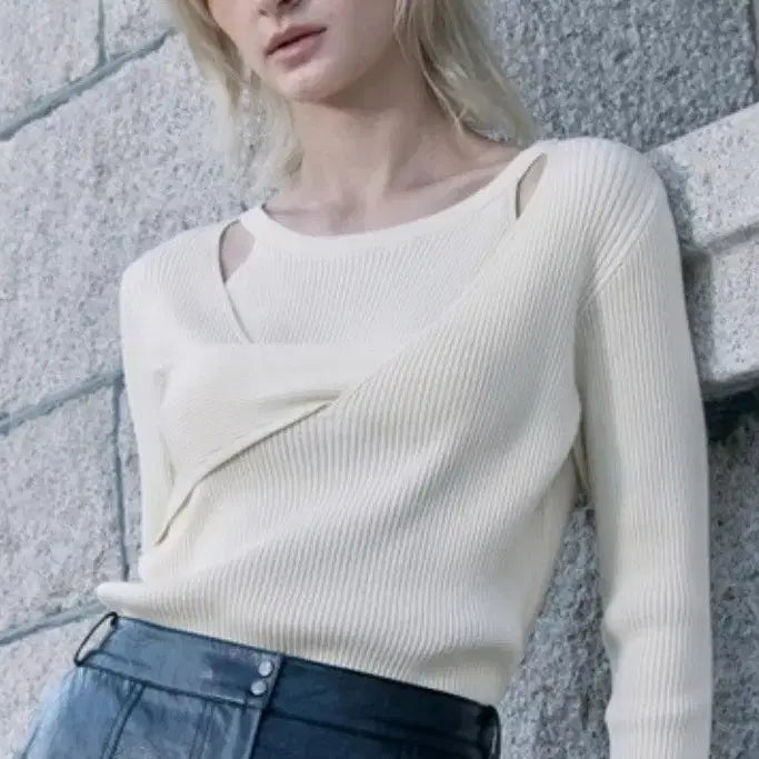 [BUNJANG] Judy Juicy Halterneck Knit Ivory S (85) / 쥬시쥬디 홀터넥 니트 아이보리 (S/85)