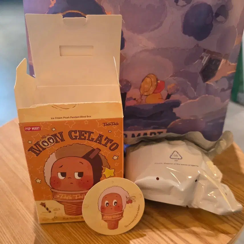 [BUNJANG] Pop Mart Little Star Gelato Strawberry Keychain / 팝마트 작은별 젤라또 스트로베리 딸기