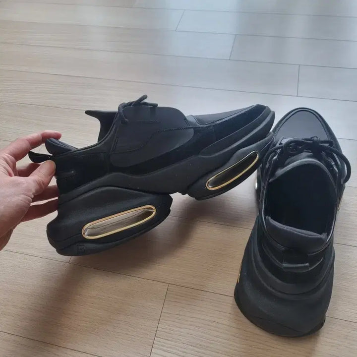 [BUNJANG] Balmain Black Sneakers Gold Accents / 발망 블랙 스니커즈 금장 포인트
