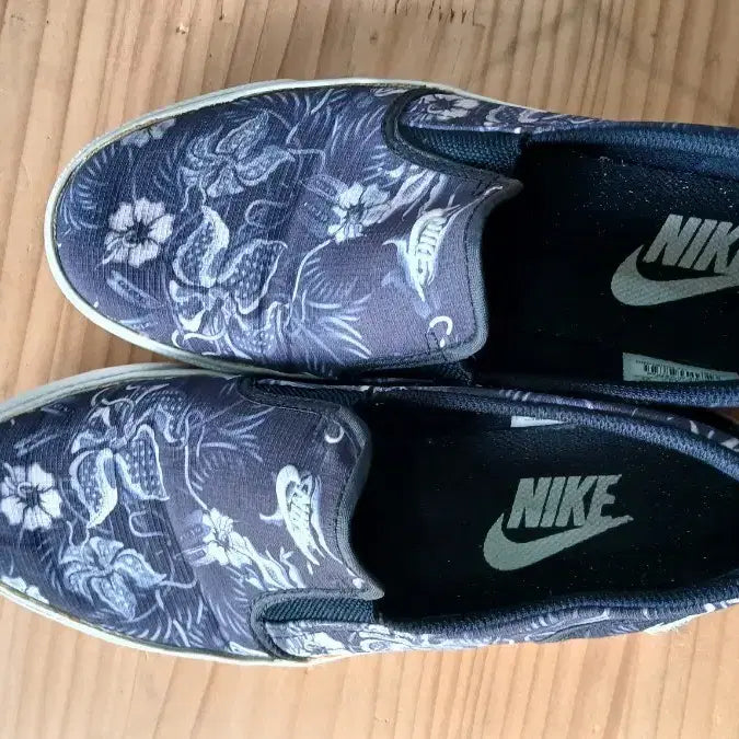 [BUNJANG] Nike Flower Pattern Slip-on Sneakers Size 270 / 나이키 플라워 패턴 슬립온 운동화 270사이즈
