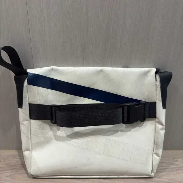 [BUNJANG] Freitag Dragnet Crossbody Bag / 프라이탁 크로스백