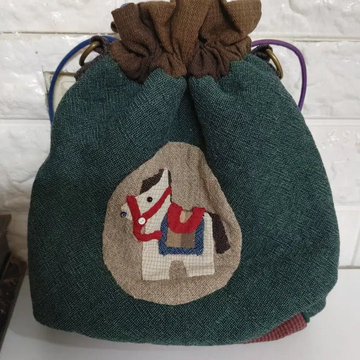 [BUNJANG] Handmade Quilted Pouch Bag with Horse Motif / 퀼트핸드메이드 조리가방
